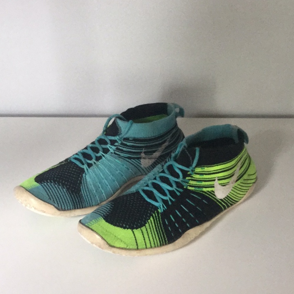 Women’s Nike Duo-Colored Hyperfeel Sneakers